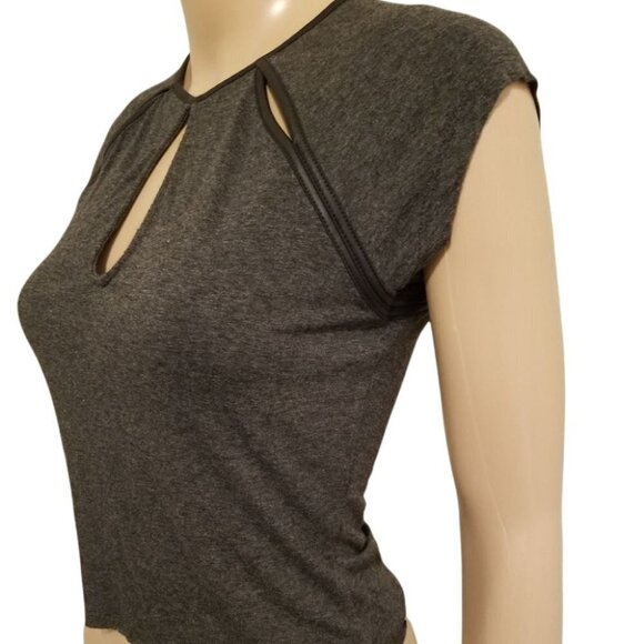 Cut Out Fashion Top - Picture 3 of 4
